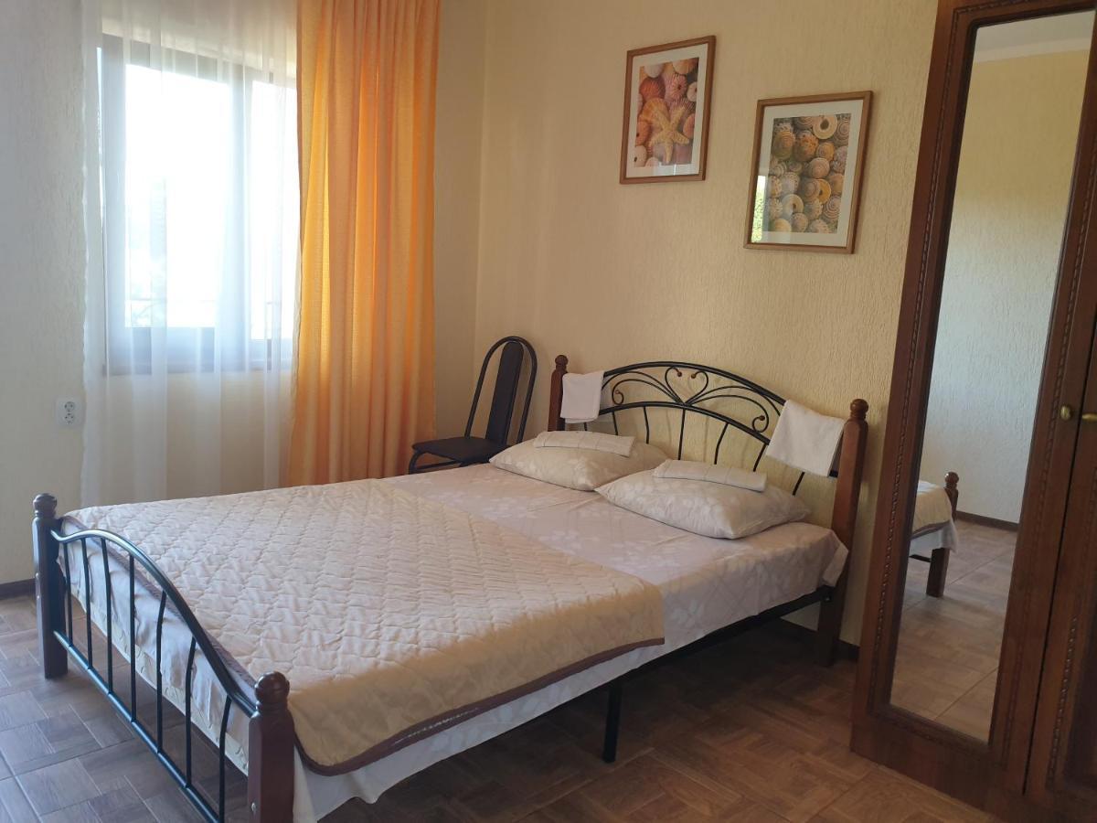 Guest House Lykhny Gagry Exterior photo